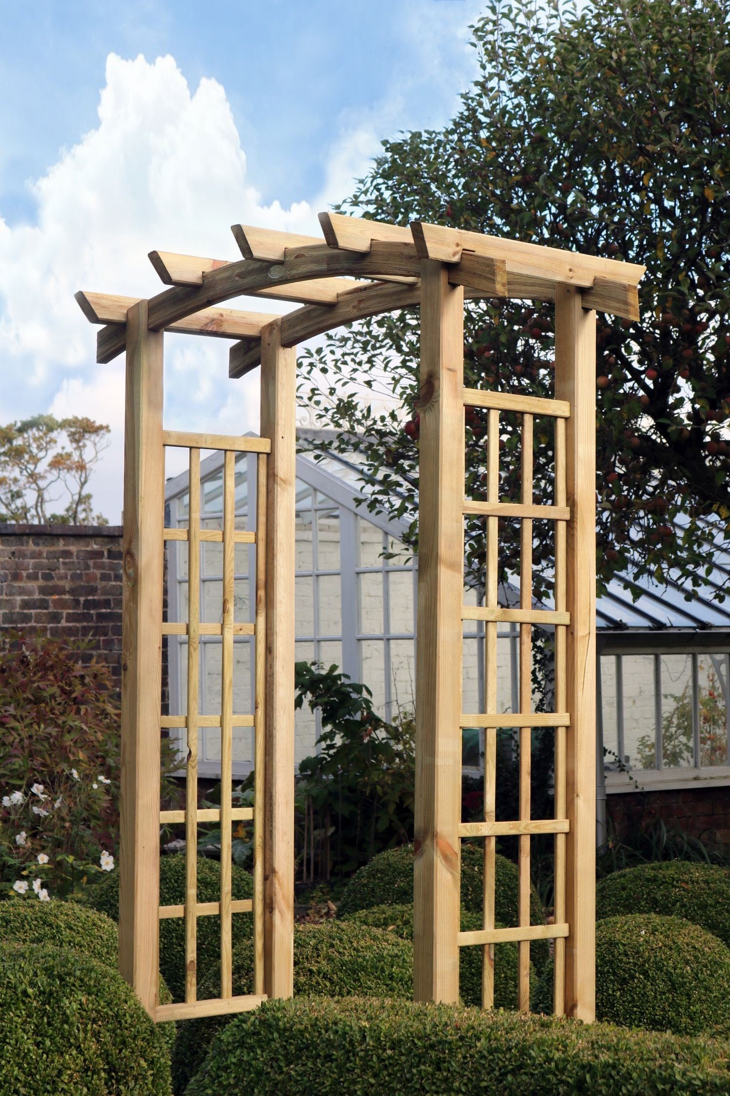 Reus Curved Top Garden Arch with Trellis