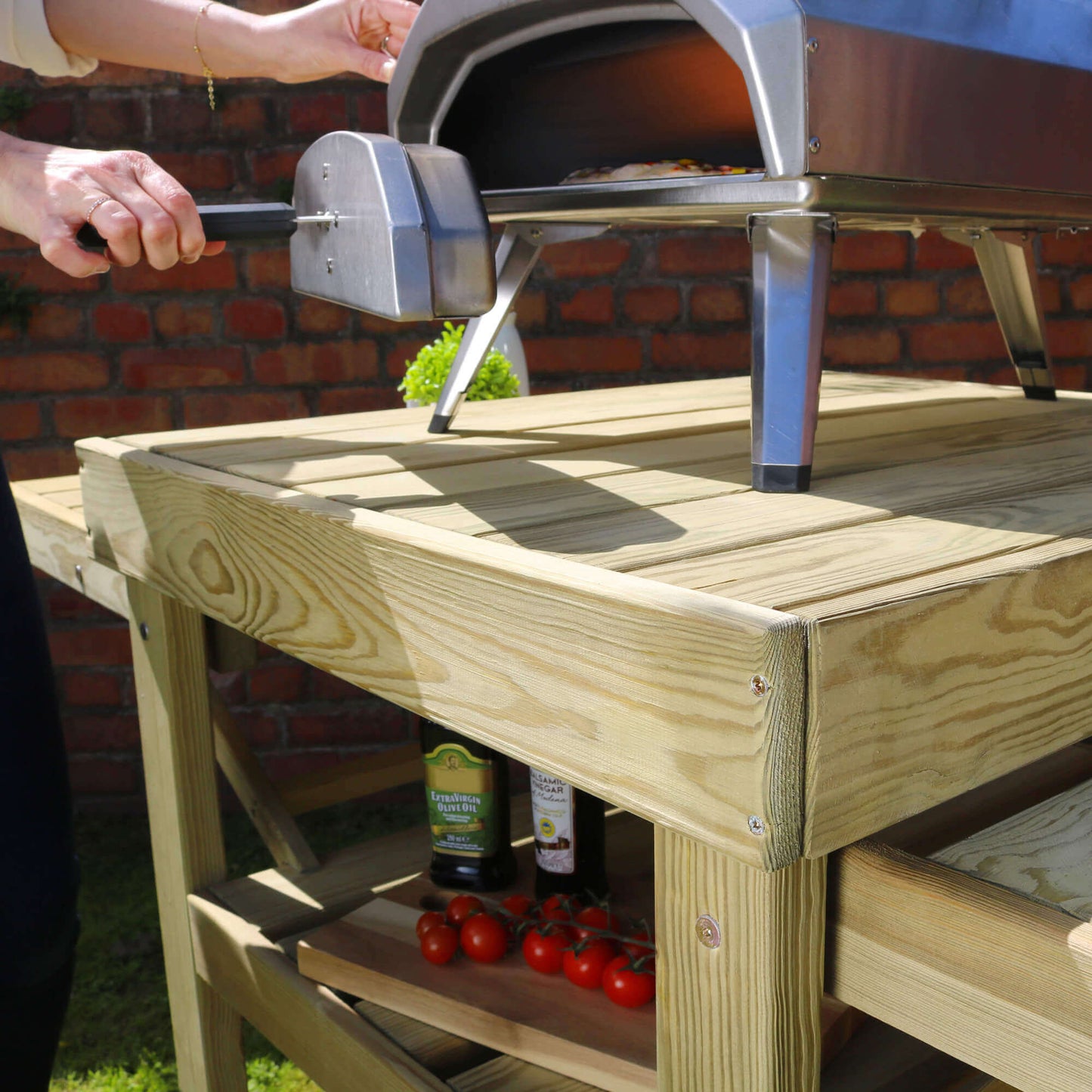 Garden Pizza Oven Wooden table with Fold up sides