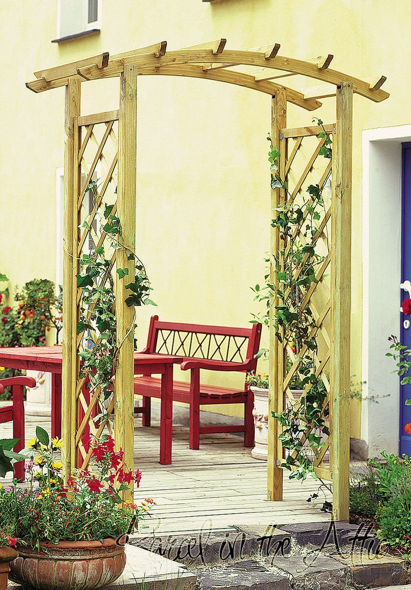 Cartagena Curved Top Garden Arch with Trellis